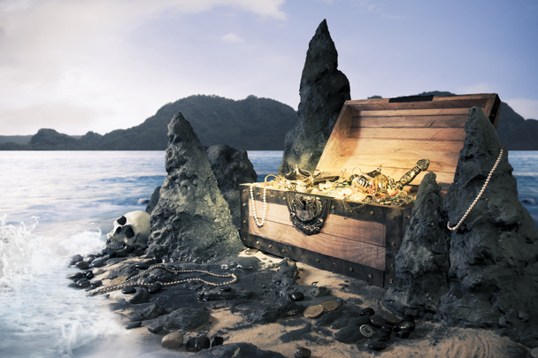Open treasure chest with bright gold - Photo, Image