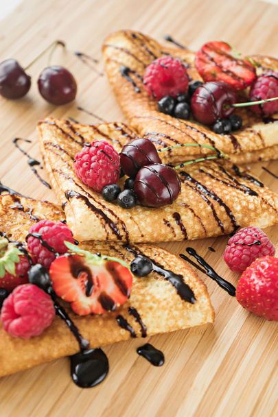 food image. pancakes with berries for breakfast - 写真・画像