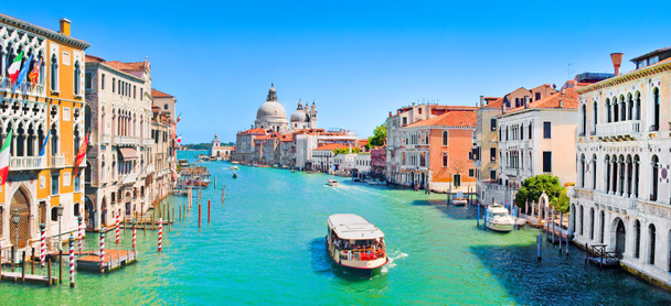 panoramiczny widok na słynny kanał grande w Wenecji, Włochy - Zdjęcie, obraz