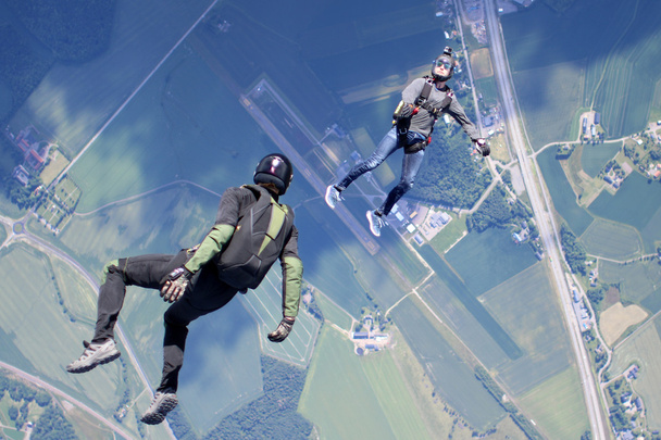 Стрибки з парашутом в Норвегії
 - Фото, зображення