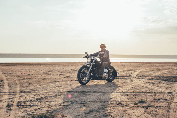 man riding motorcycle - Zdjęcie, obraz