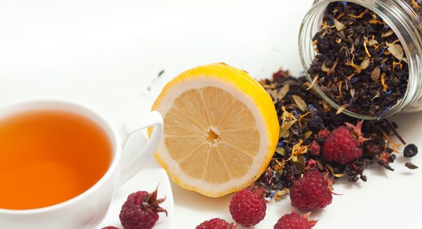 Tea and raspberries - Valokuva, kuva