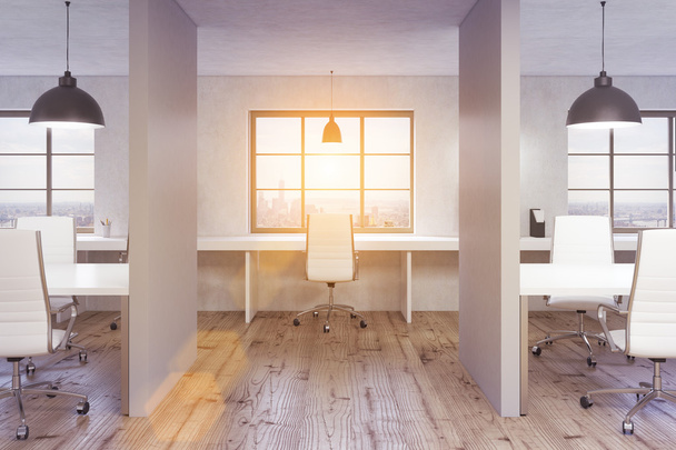 Oficina minimalista de coworking con luz solar
 - Foto, Imagen