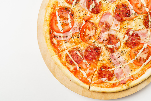 Paistettu maukas pizza
 - Valokuva, kuva