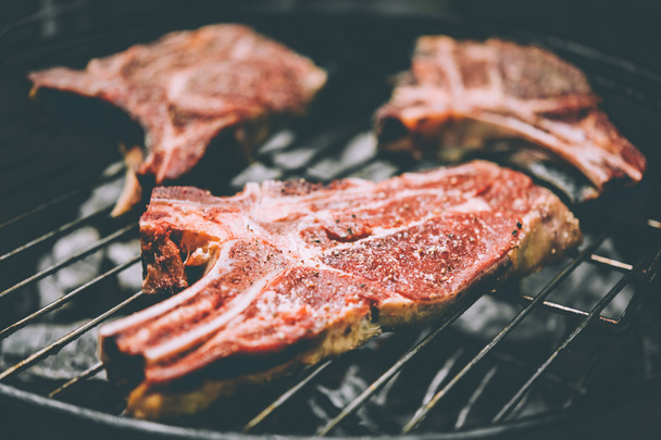 Rib eye steaks - Foto, afbeelding
