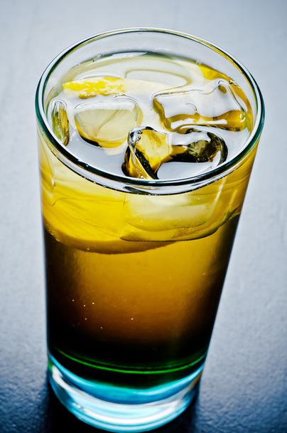 cold whiskey with Cola and lemon - Foto, Imagem