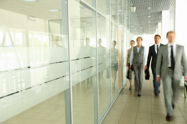 Businesspeople in corridor - Photo, Image