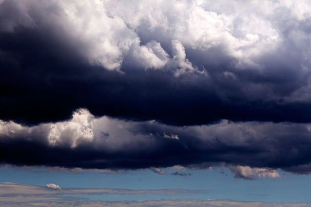 Background of sky with black clouds, before rain - Photo, Image