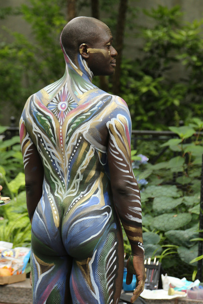 Artists paint 100 fully nude models of all shapes and sizes during third NYC Body Painting Day in midtown Manhattan - Foto, afbeelding