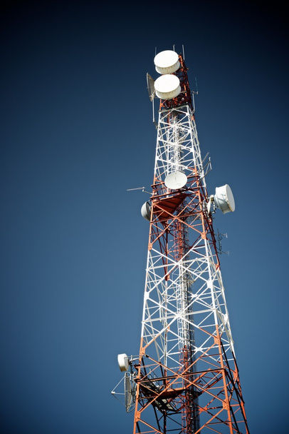 Telecomunicazioni vista torre
 - Foto, immagini