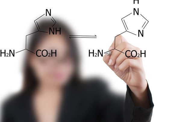Asiática mujer de negocios escribiendo fórmula científica en la pizarra blanca
 - Foto, Imagen
