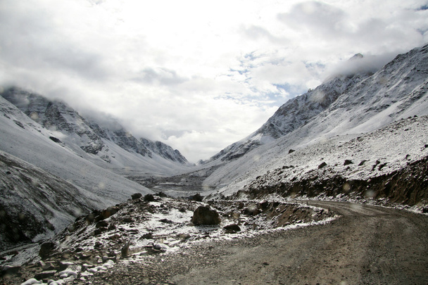 山を渡る｜Manali to Leh, India - 写真・画像