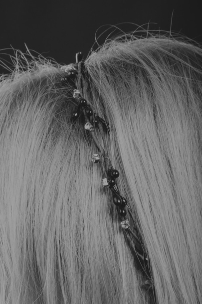 Wreath in hair. Black and white photo - Photo, Image