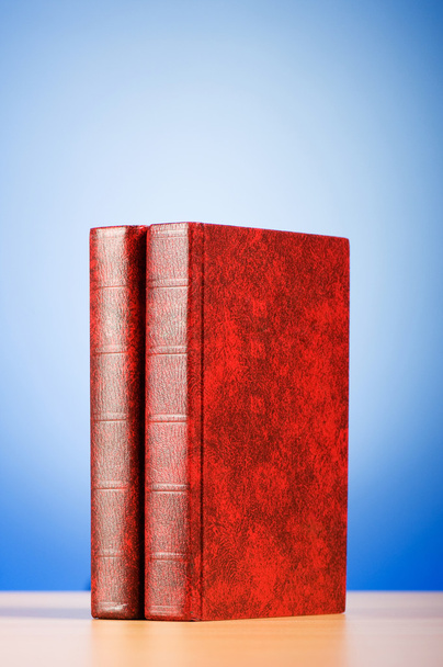 Oktatási koncepció vörös borító könyvek - Fotó, kép