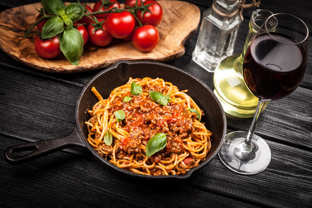 Spaghettis traditionnels bolognais
 - Photo, image