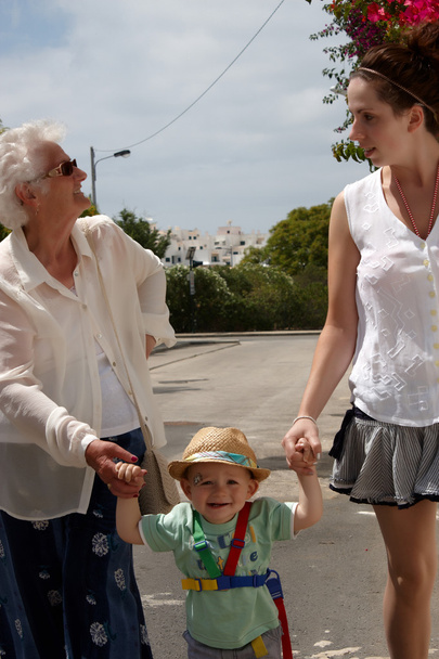 drie generaties wandelen - Foto, afbeelding