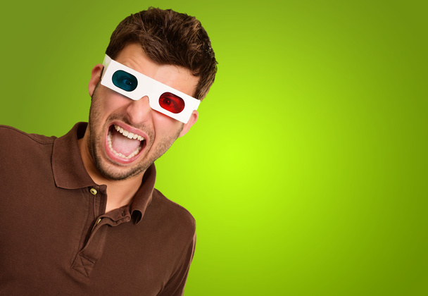 έκπληκτος άνθρωπος φορώντας γυαλιά 3d - Φωτογραφία, εικόνα