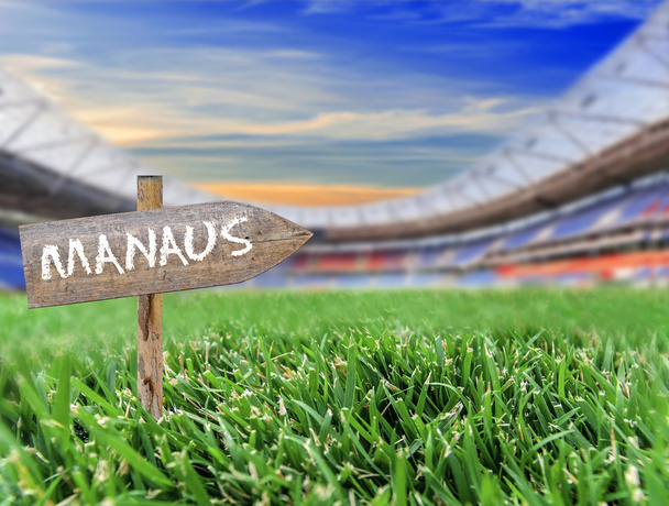 Fotbalový stadion s dřevěnými Manaus znamení - Fotografie, Obrázek