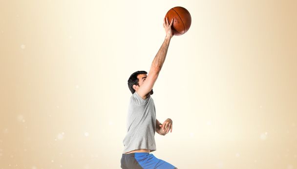 Man playing basketball jumping - 写真・画像