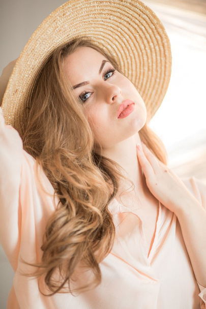 Portrait of  young woman in hat  - Foto, Imagem