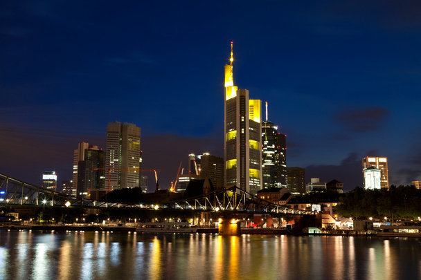 Frankfurt am Main bei Nacht - Foto, Bild