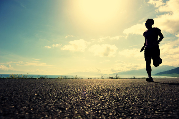 Biegająca kobieta fitness  - Zdjęcie, obraz