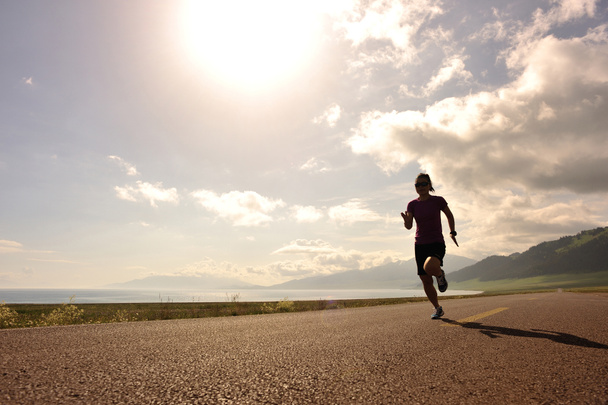 Γυμναστική γυναίκα τρέχει  - Φωτογραφία, εικόνα