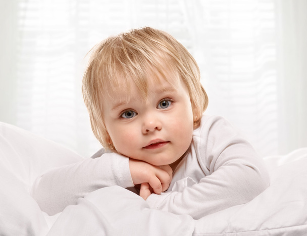 Little girl in the bed - Photo, image