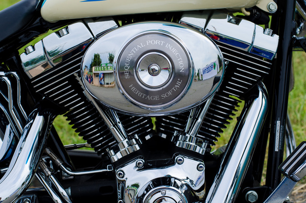 Світло-хромований мотоцикл блок двигуна
 - Фото, зображення