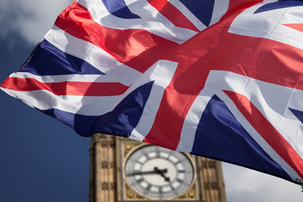 Egyesült Királyság és az Európai Unió zászlók a 2016 népszavazás - Westminster és a Big Ben, a bckground kombinált - Fotó, kép