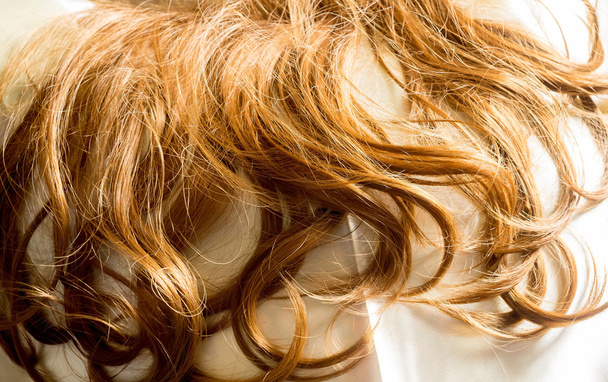 Szintetikus göndör haj makró - Fotó, kép