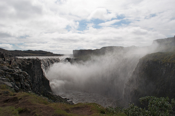 Исландия, Европа: вид с воздуха на Деттифосс, водопад в Национальном парке Ватнайокулл, один из самых мощных водопадов в Европе и главный икеландский туристический центр, известный своим чужеродным ландшафтом
 - Фото, изображение