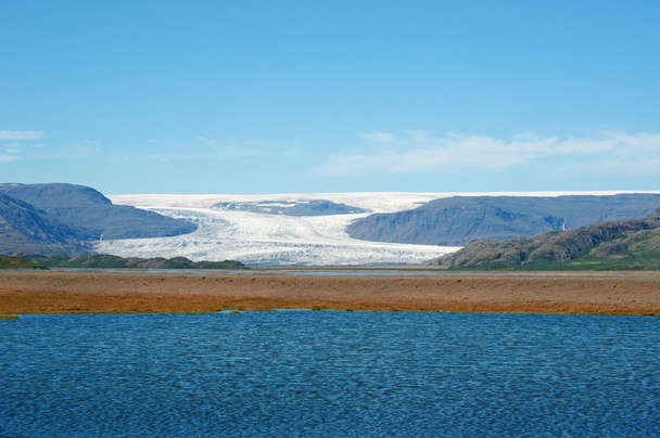Islândia, Europa: vista aérea do Skaftafellsjokull, o Glaciar Skaftafell, uma língua glaciar que jorra de Vatnajokull, a maior calota de gelo da Islândia, dentro de uma reserva natural em Oraefi, no Parque Nacional Vatnajokull
 - Foto, Imagem