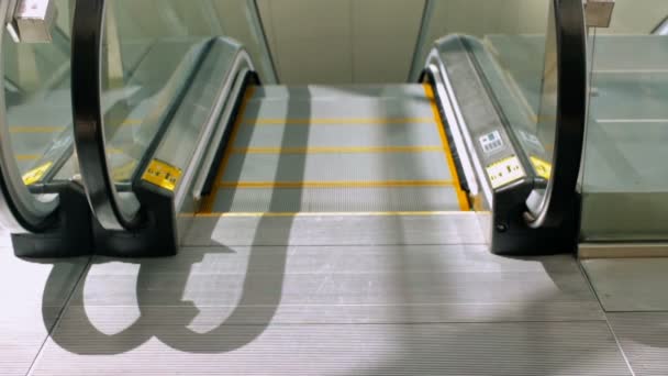 escada rolante no Aeroporto Internacional
. - Filmagem, Vídeo