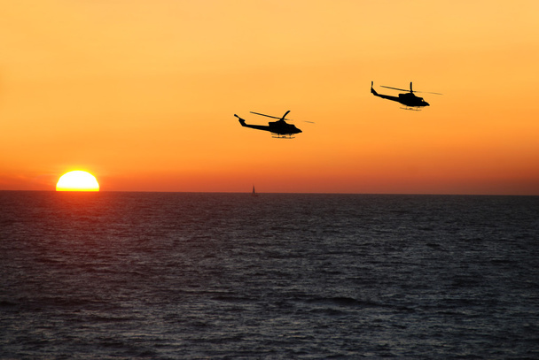 Helicópteros en vuelo
 - Foto, imagen