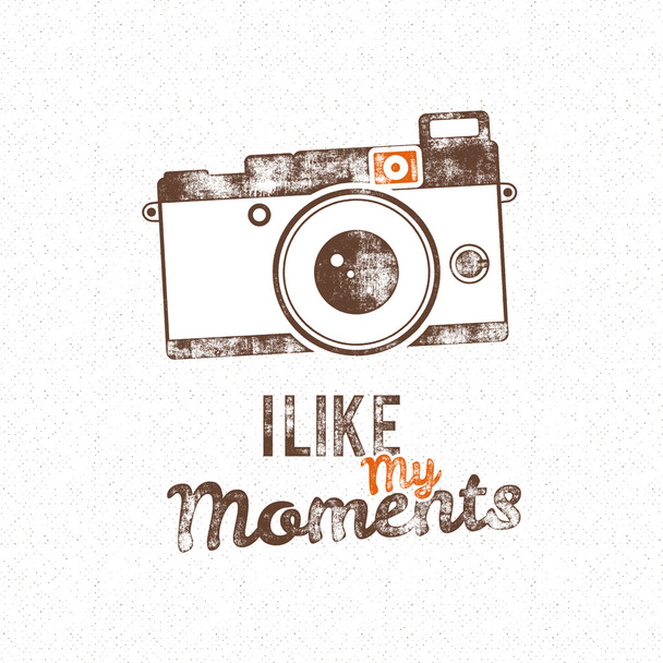 Retro poster with old camera icon and vector text - i like my moments. Isolated on grunge halftone background. Photography vintage design for t shirt, tee design, web project. Inspiration type. Vector - Vektori, kuva