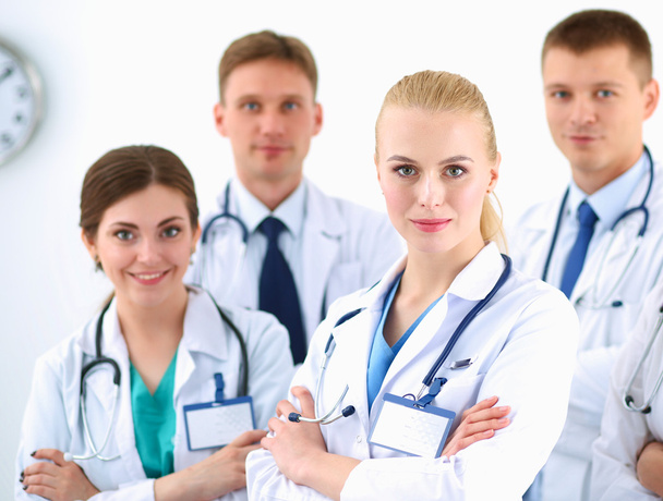 Portrait of group of smiling hospital colleagues standing together - Фото, зображення