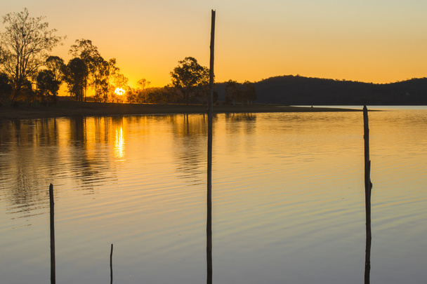 Lago Wivenhoe en Queensland durante el día
 - Foto, Imagen