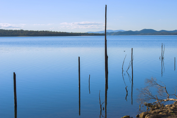 Lago Wivenhoe en Queensland durante el día
 - Foto, Imagen