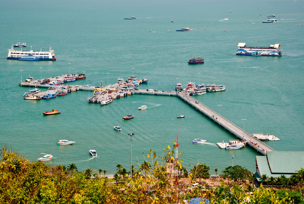 die Vogelperspektive balihai pier von pattaya city, thailand - Foto, Bild