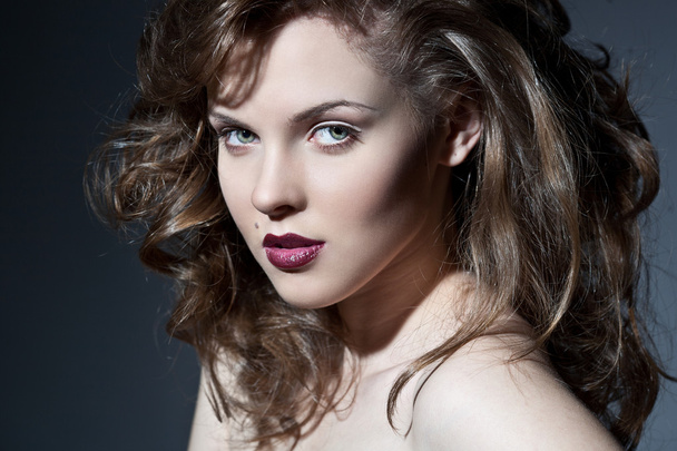 Closeup portrait of a sexy young caucasian woman with red lips - Foto, immagini