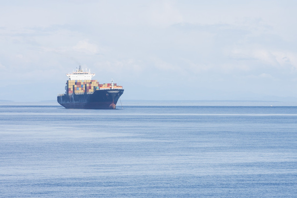 Freighter sur Blue Water à l'aube
 - Photo, image