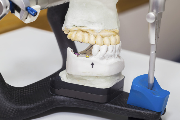 Tirs techniques sur un laboratoire de prothèses dentaires
 - Photo, image