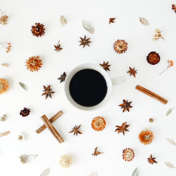 caneca de café com canela
 - Foto, Imagem