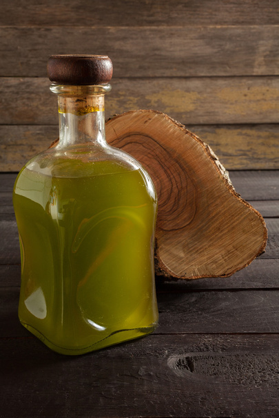 бутылка оливкового масла - Фото, изображение