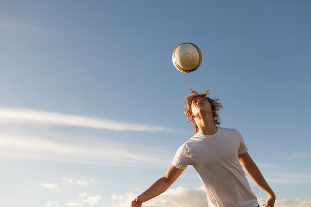 young man playing soccer  - Zdjęcie, obraz