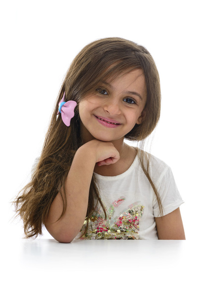 Menina jovem atraente sentado com sorriso bonito
 - Foto, Imagem