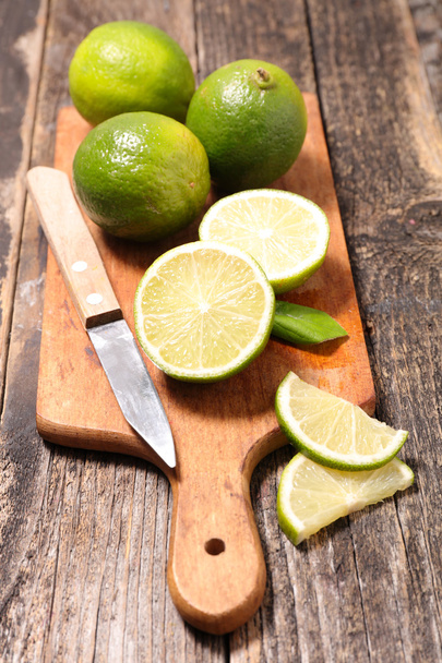 green lemons, limes - Zdjęcie, obraz