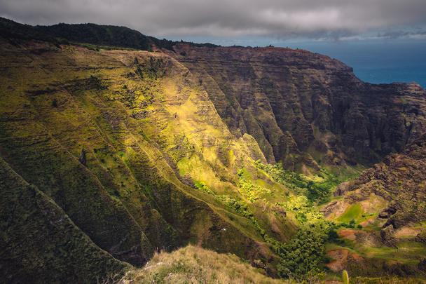 Dramatic landscape view of Na Pali coastline, cliffs and valley - Photo, Image