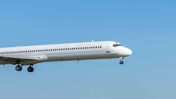 Προφίλ αεροπλάνο κατά την πτήση - Φωτογραφία, εικόνα